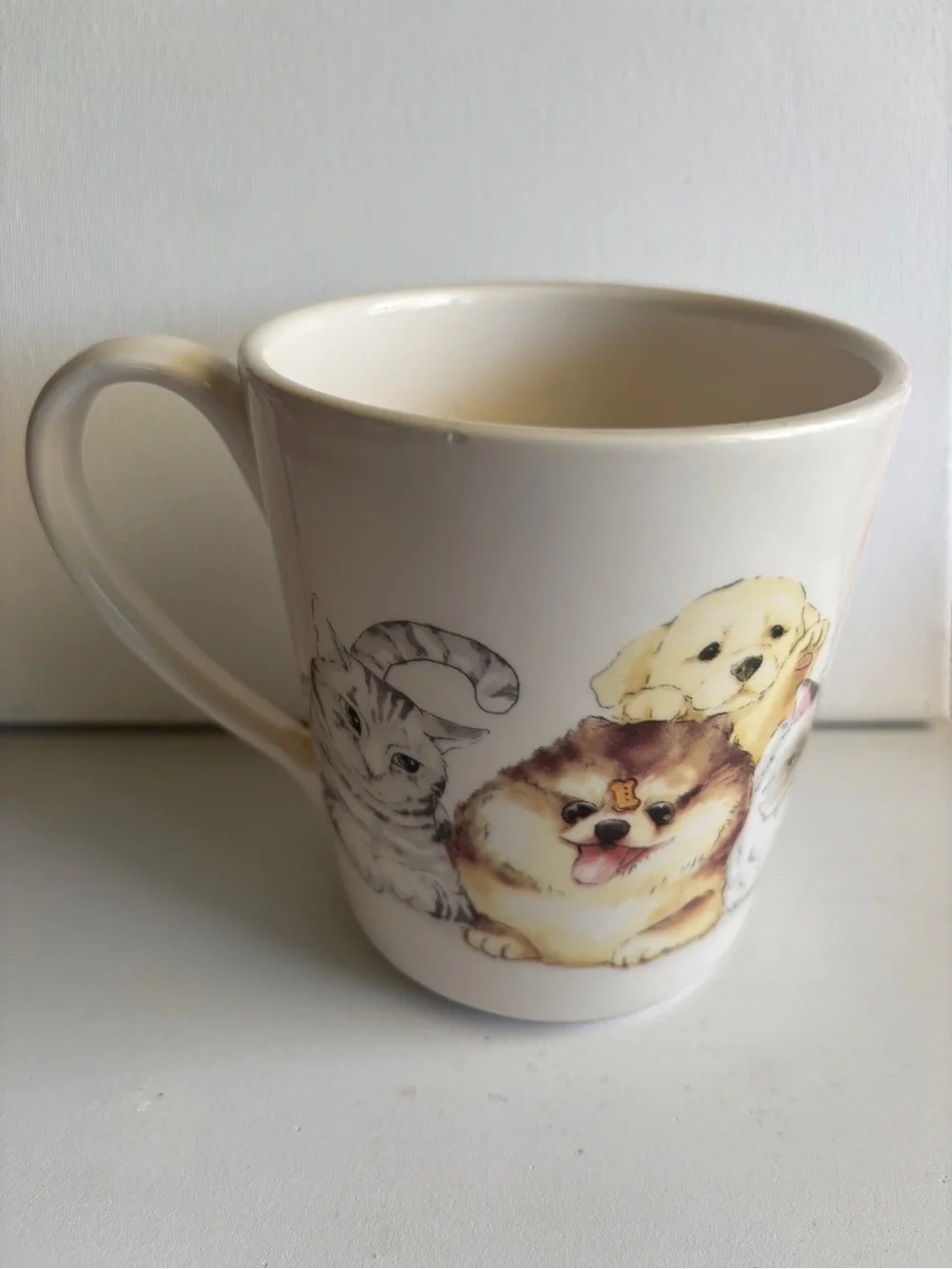 Mug/Pier 1 Cream Ceramic Mug with Puppy, Kitten & Pomeranian Illustrations